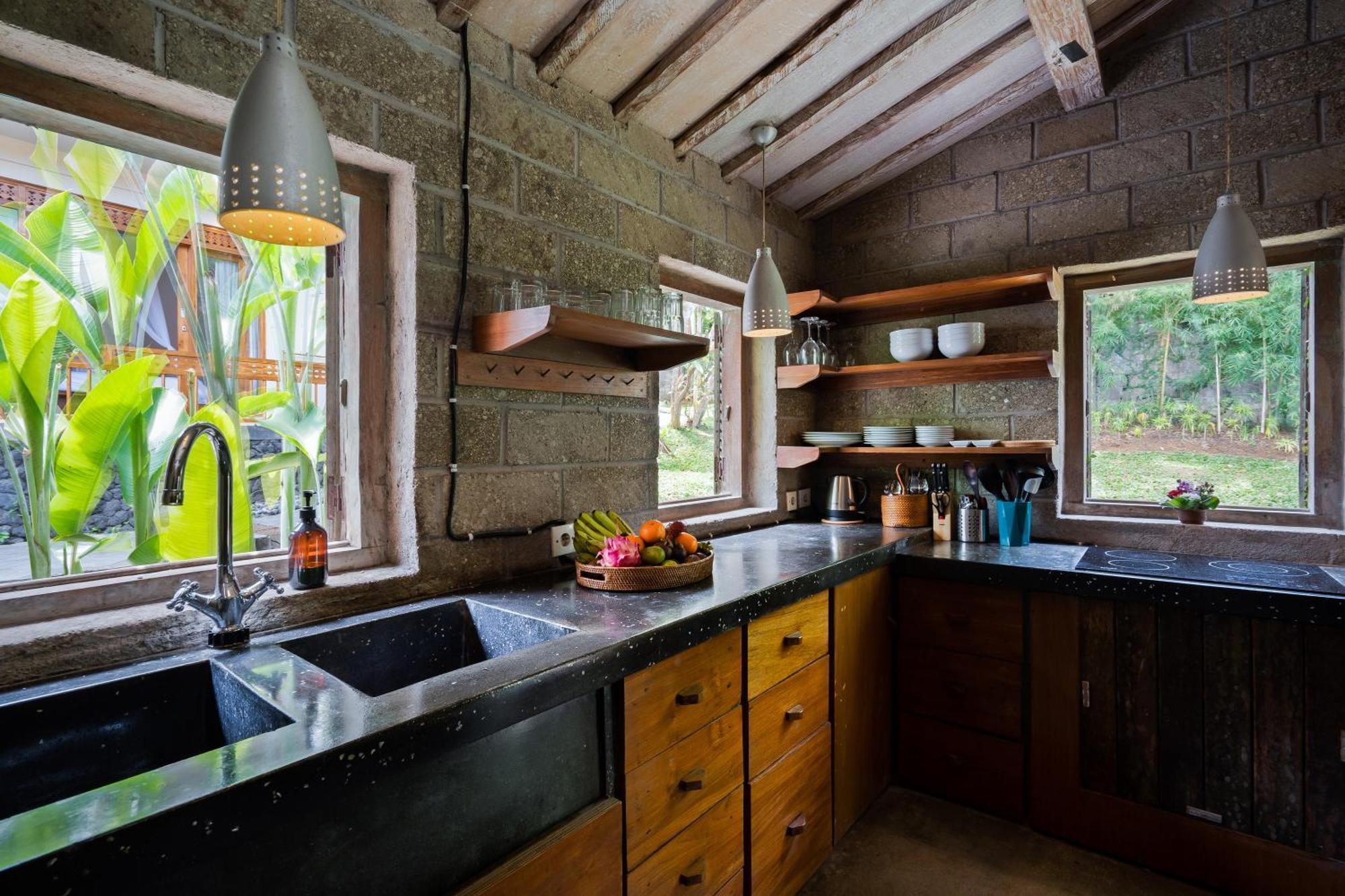 Kura Kura Beach House Чангу Экстерьер фото